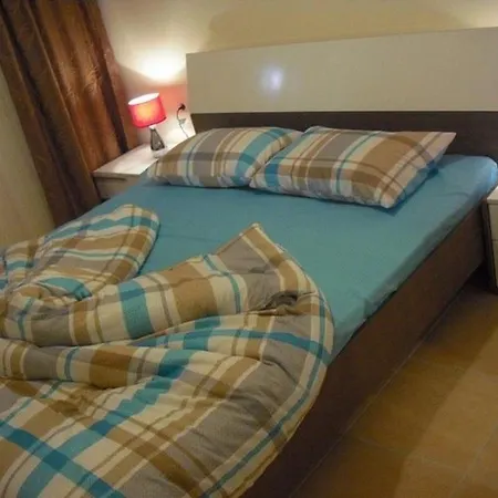 Royal Ruth Apartment